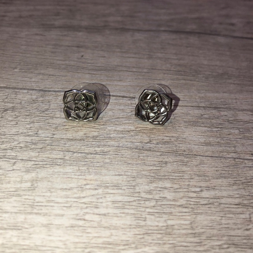 Kendra Scott | Silver Decklyn Logo Earrings